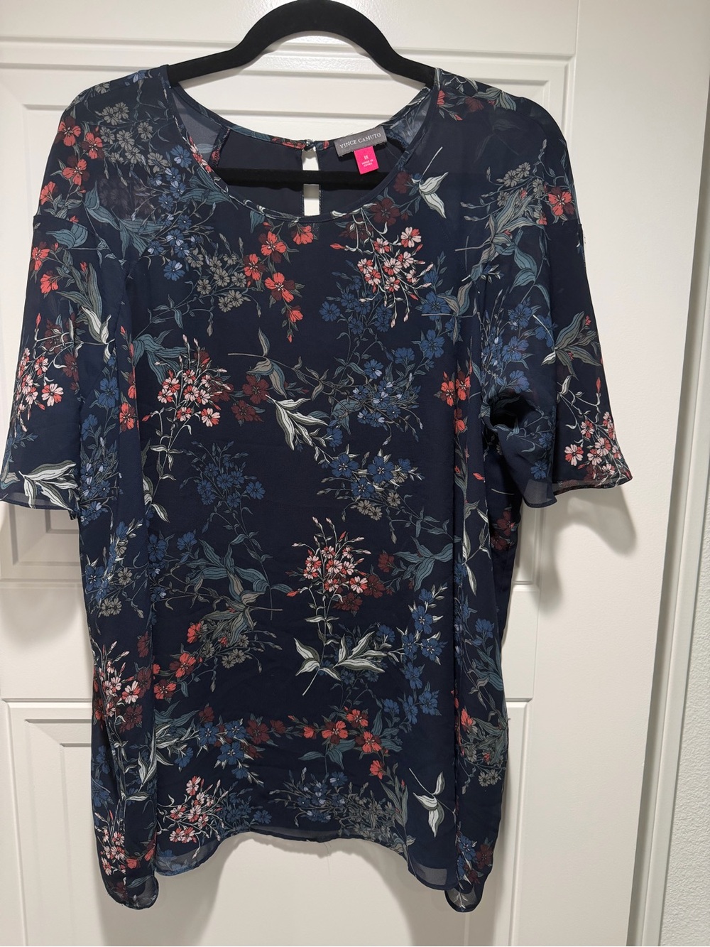 Vince Camuto Navy Floral Short Sleeve Top